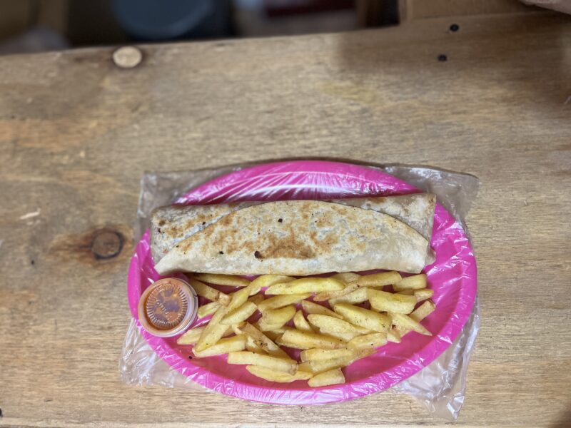 Burritos tacos y aguas frescas kING